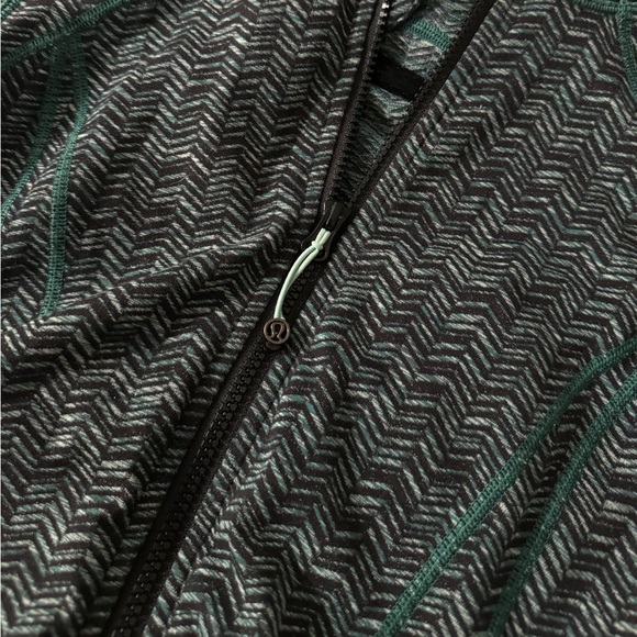 Lululemon Daily Practice Jacket
Irregular Spacebone Sea Mist Green / Black (6) - Picture 2 of 10